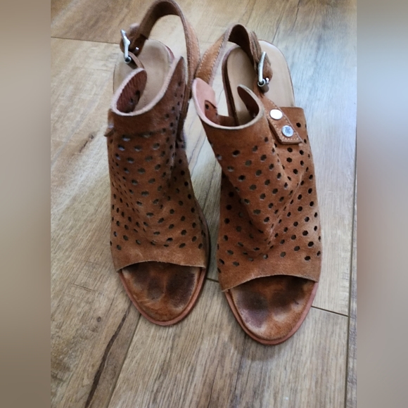 Rag & Bone Sandals Women's 8 38 Wyatt Tan Dotted Leather Stacked Block Heel - Picture 2 of 8